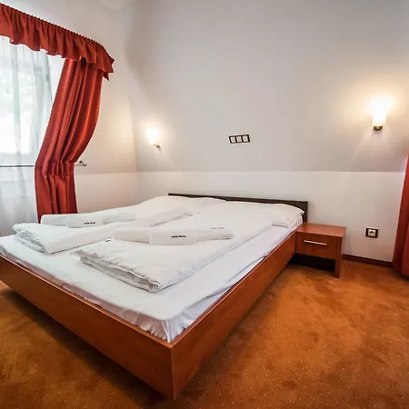 Garni Praha Hotel Trenčianské Teplice