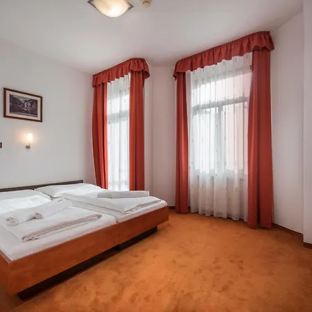 Hotel Garni Praha 3*