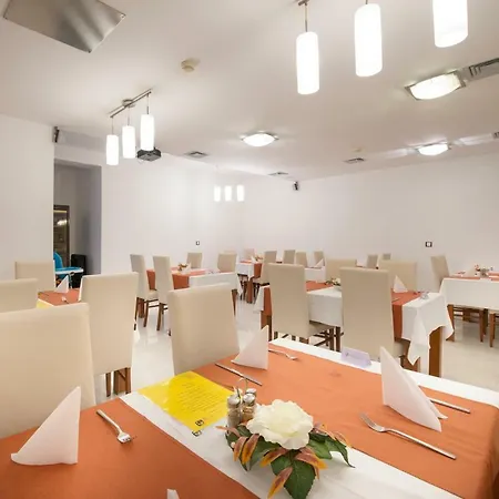 Garni Praha 3*